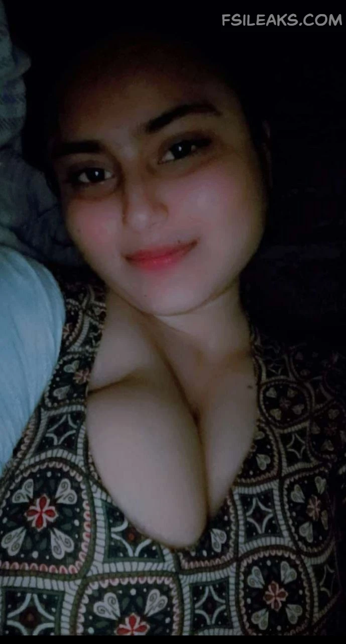 Beautiful Tanker Girl Boobs Nude Show Photos - 19