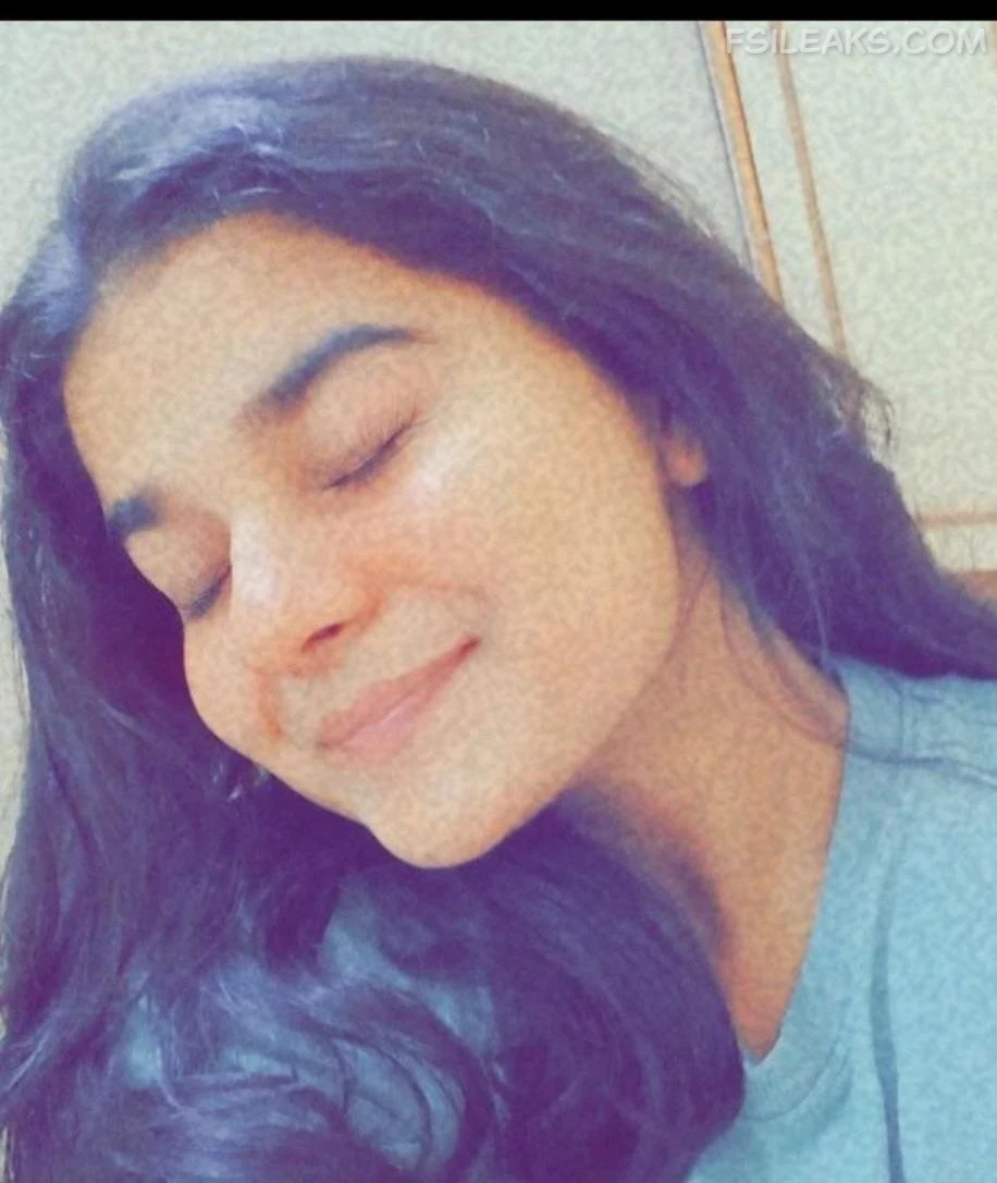 Busty Girl Showing Asshole Nude Show Photos - 24 Busty Girl Showing Asshole Nude Show Photos - 23