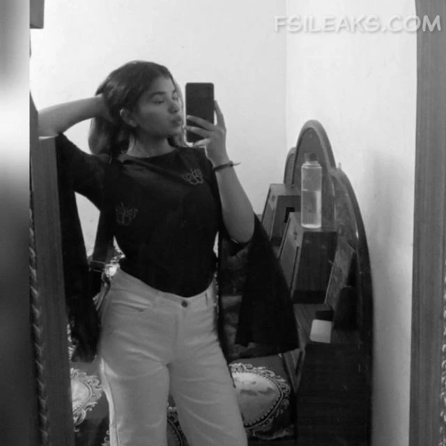 Busty Girl Showing Asshole Nude Show Photos - 4 Busty Girl Showing Asshole Nude Show Photos - 3