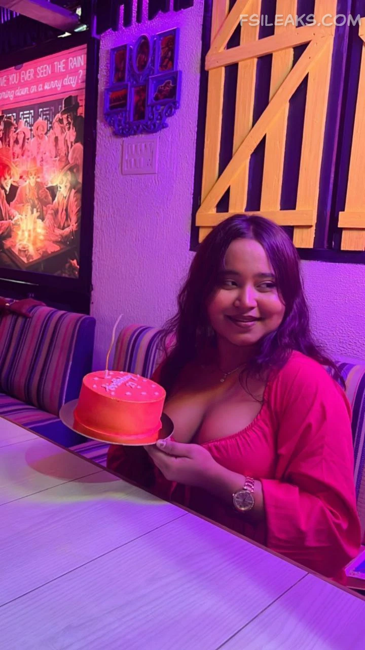 Busty Horny Wife Nude Show Photos - 9