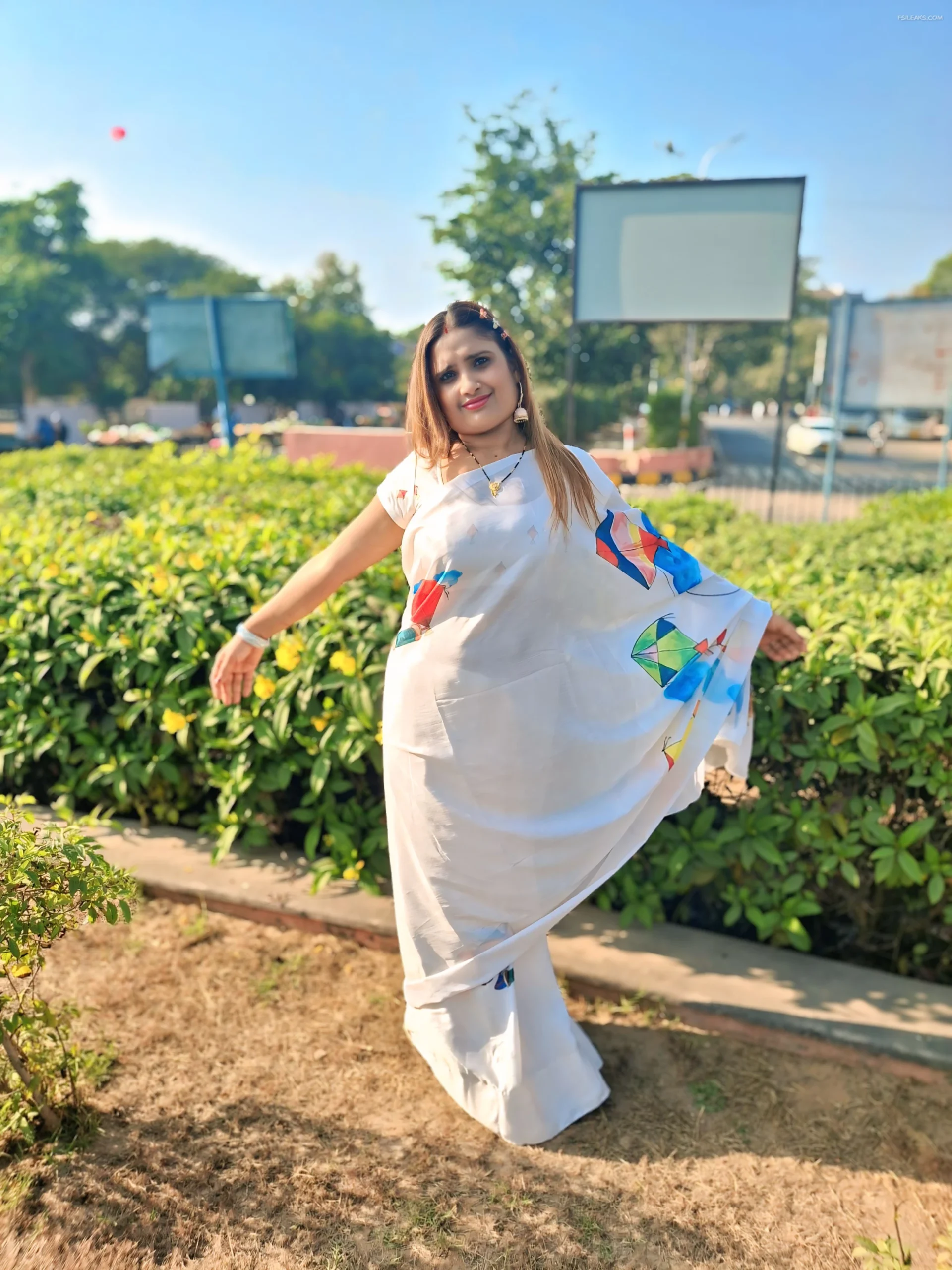 Cute Young Girlfriend Nude Show Photos - 43