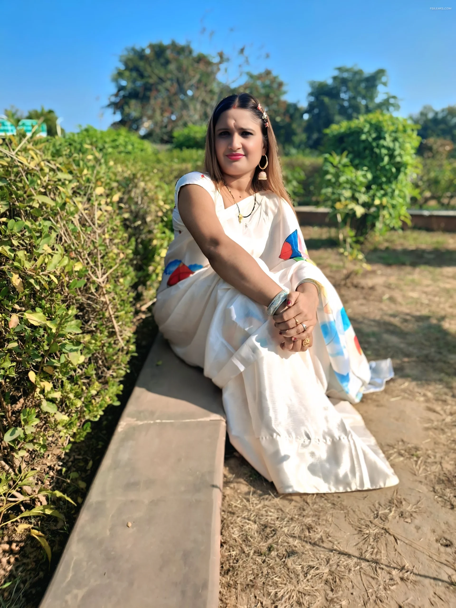 Cute Young Girlfriend Nude Show Photos - 45