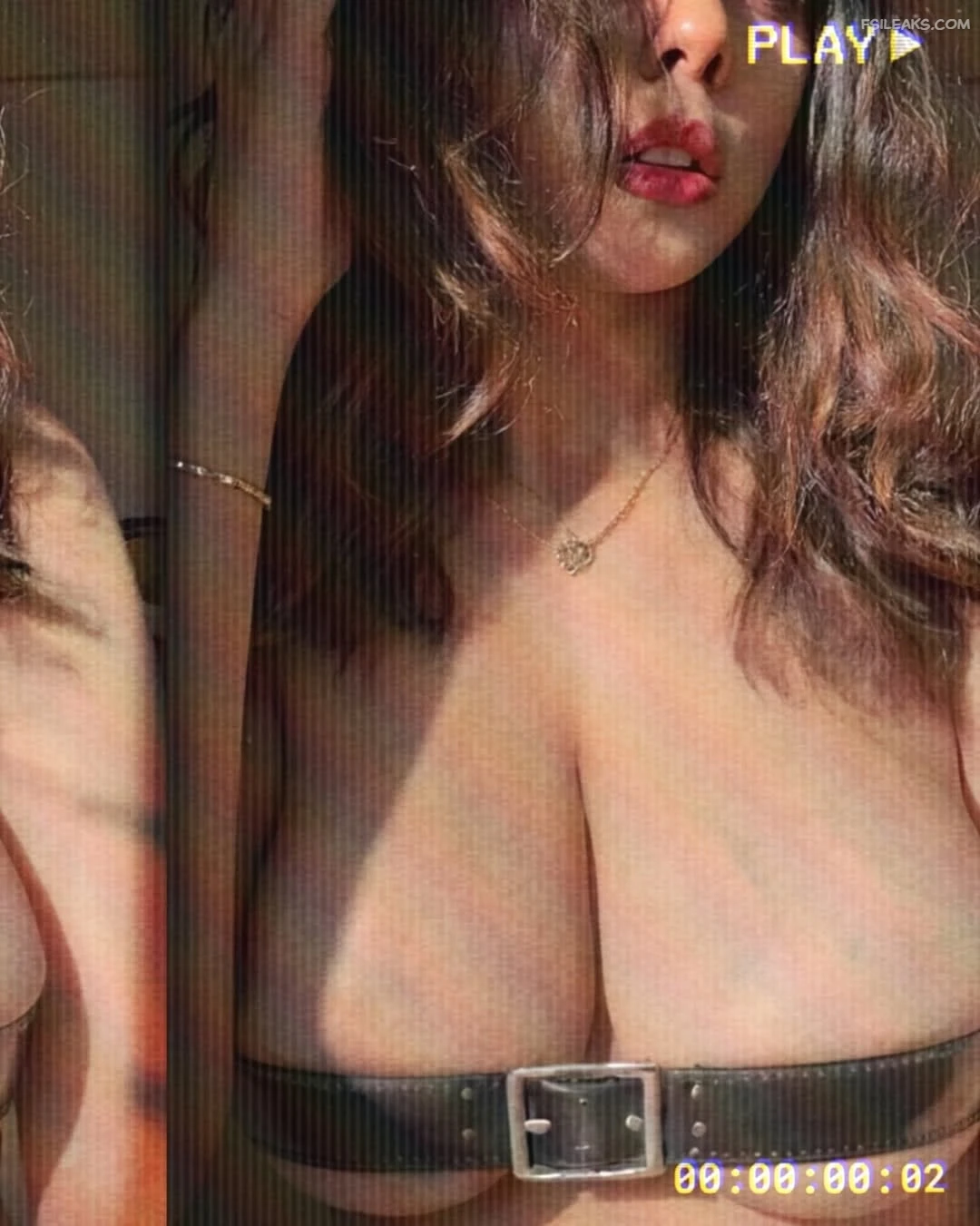 Famous Sexy Influencer Nude Show Photos - 1