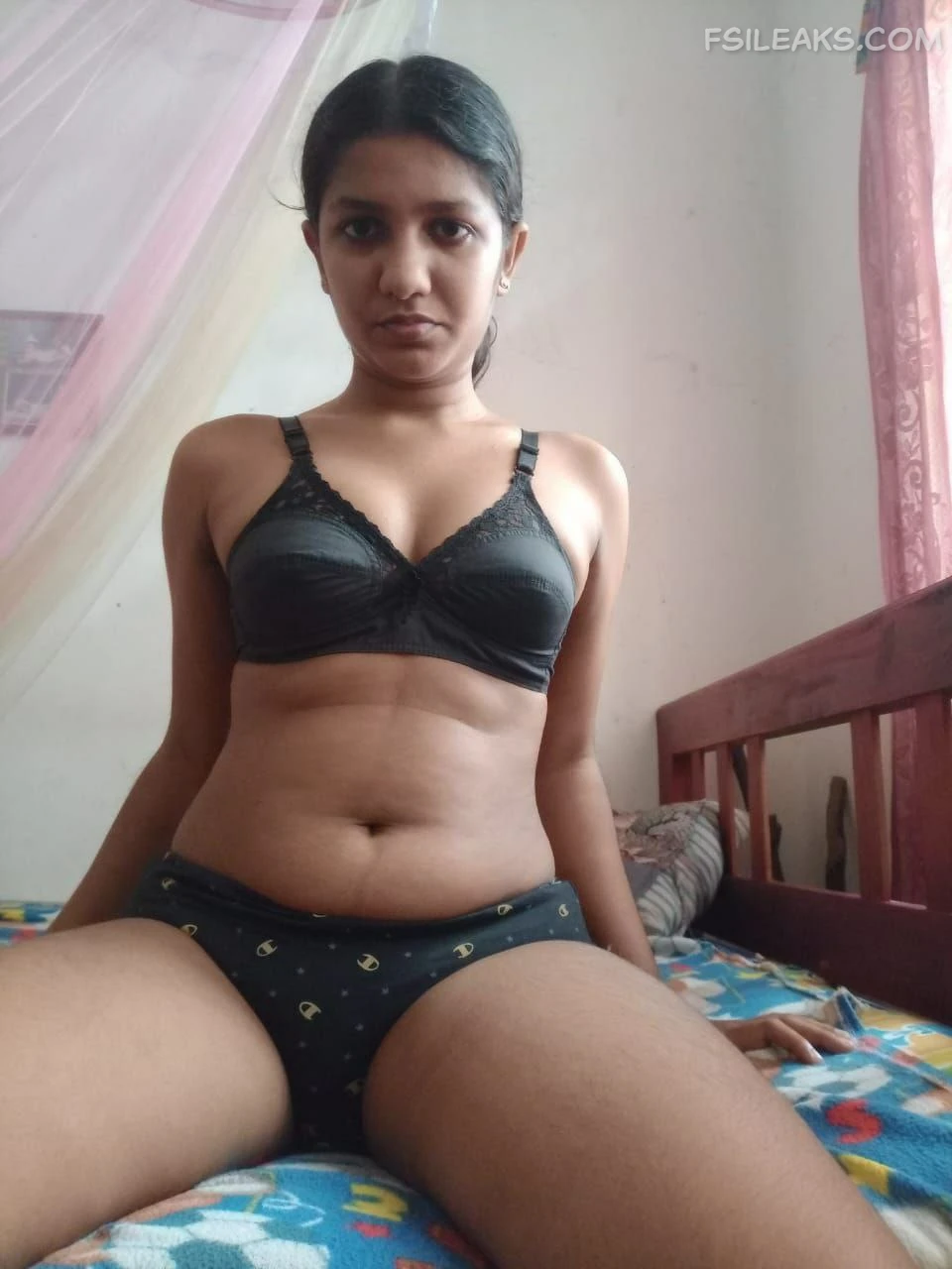Innocent Sri Lankan Girl Showing Big Boobs Nude Photos - 8 Innocent Sri Lankan Girl Showing Big Boobs Nude Photos - 7
