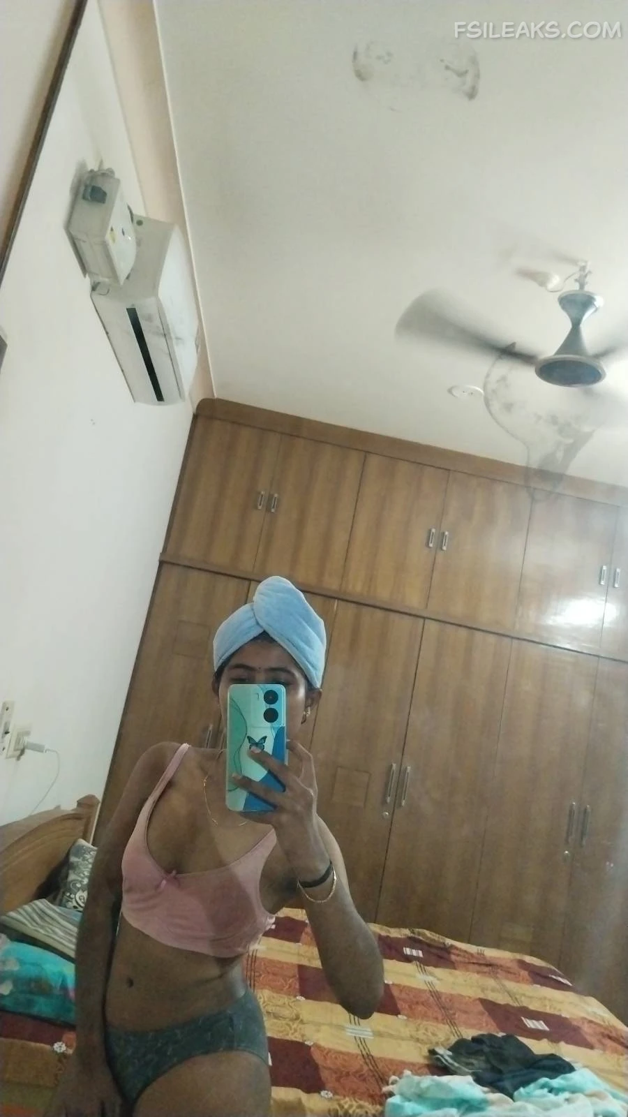 Slim Bengali Teen(18+) Girl Bedroom Boobs Nude Show Photos - 39