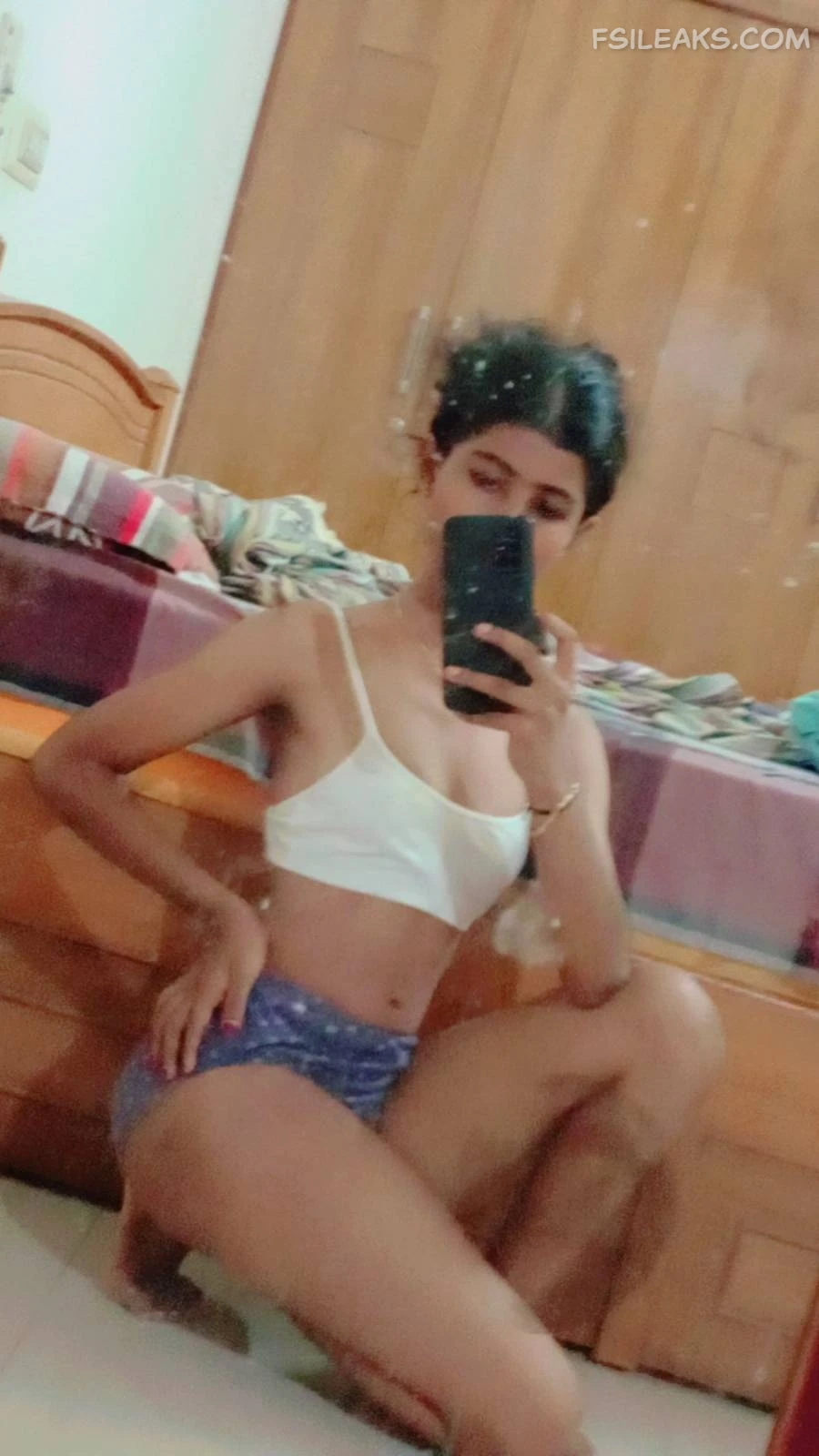 Slim Bengali Teen(18+) Girl Bedroom Boobs Nude Show Photos - 15