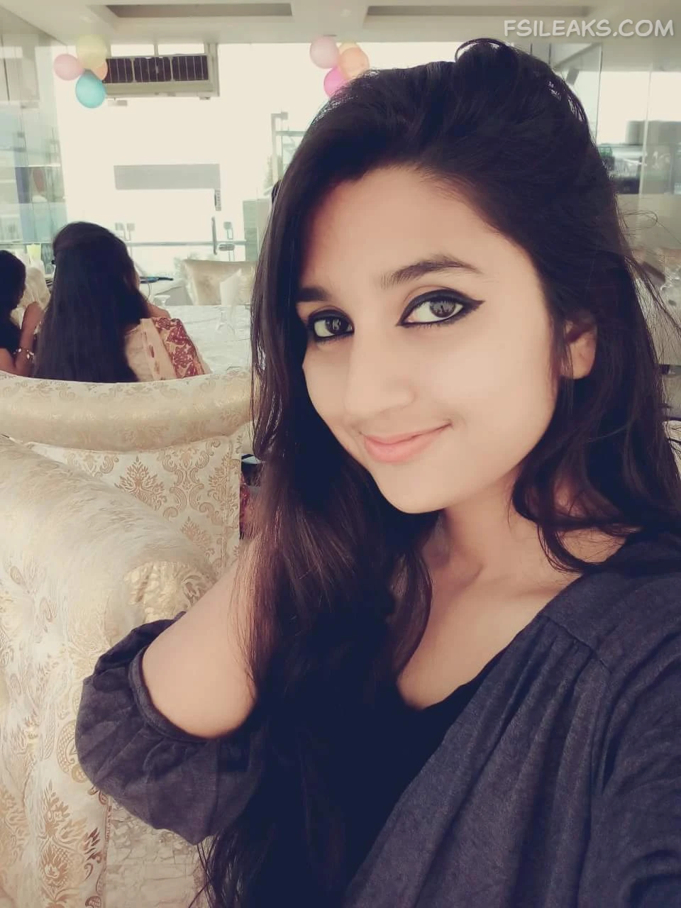 Slim Bengali Teen(18+) Girl Boobs Nude Show Photos - 35