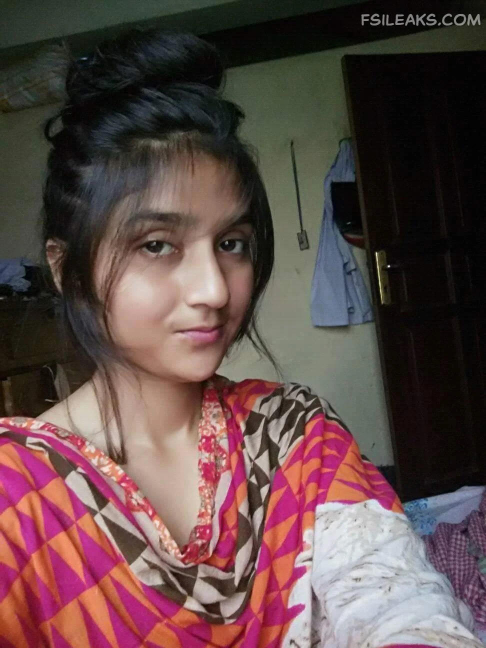 Slim Bengali Teen(18+) Girl Boobs Nude Show Photos - 15