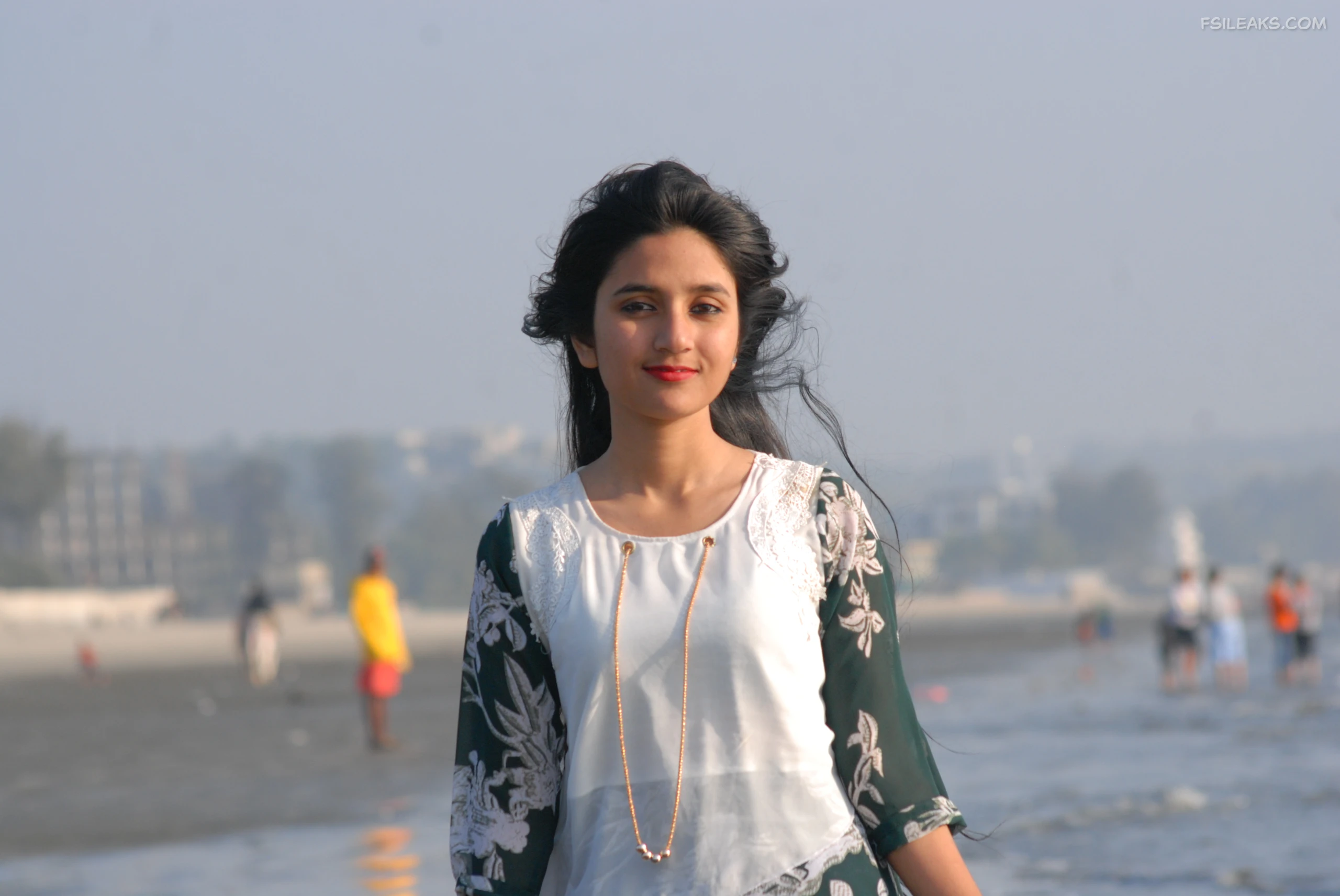 Slim Bengali Teen(18+) Girl Boobs Nude Show Photos - 85