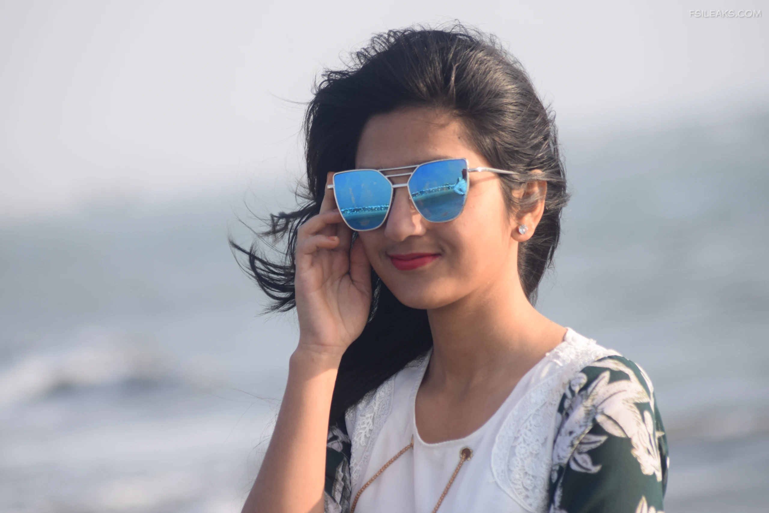 Slim Bengali Teen(18+) Girl Boobs Nude Show Photos - 21