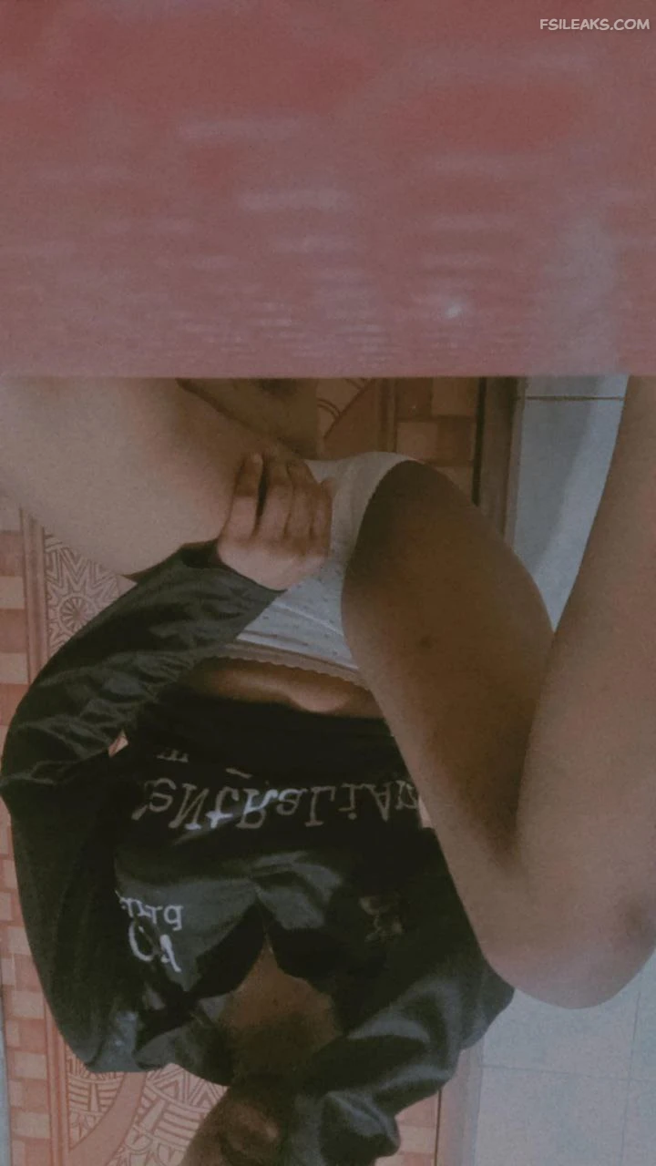 Slim Cute Girlfriend Nude Show Photos - 6 Slim Cute Girlfriend Nude Show Photos - 5