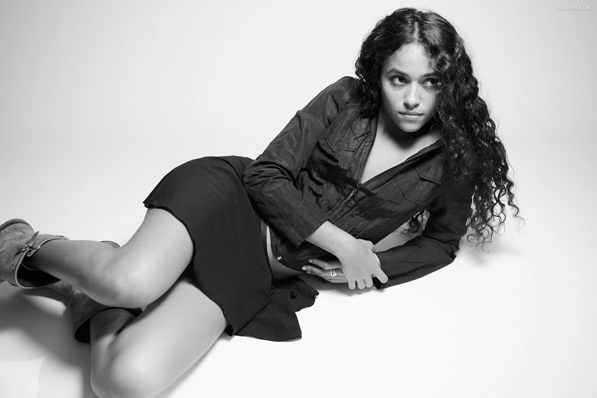 Slim Indian Sexy Girl Nude Show Photos Part 1 - 5