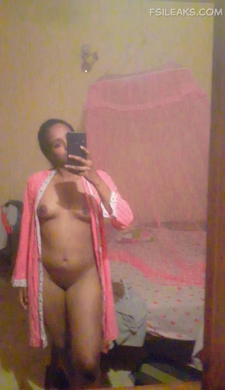 Slim Sri Lankan Babe Fully Nude Dancing Photos - 11