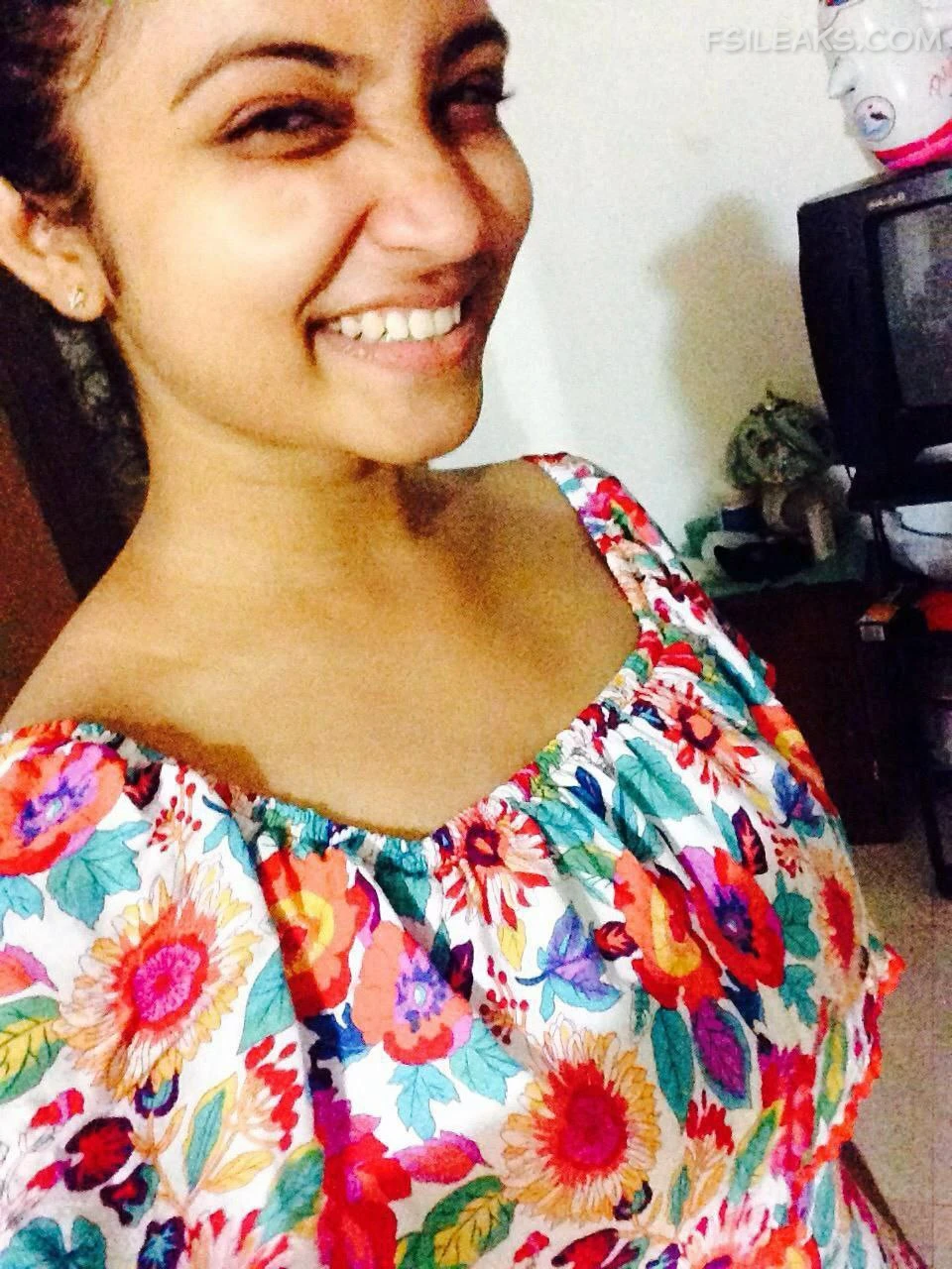 Sri Lankan Model Fully Nude Show With Boyfriend Photos - 3