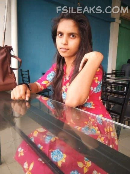 Sri Lankan Slim Girl Nude Show Photos - 11