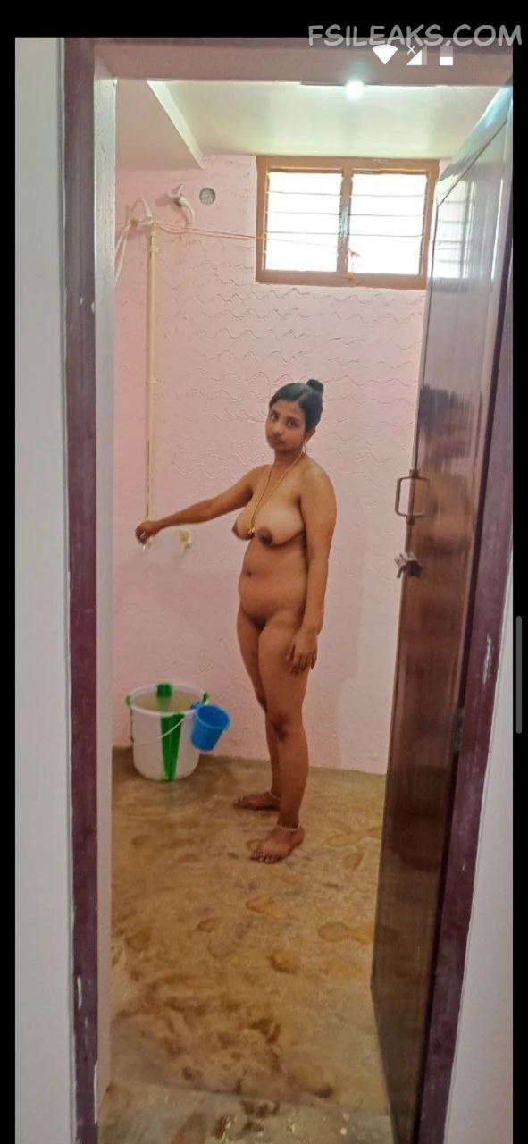 Tamil Horny Wife Nude Show Photos - 3