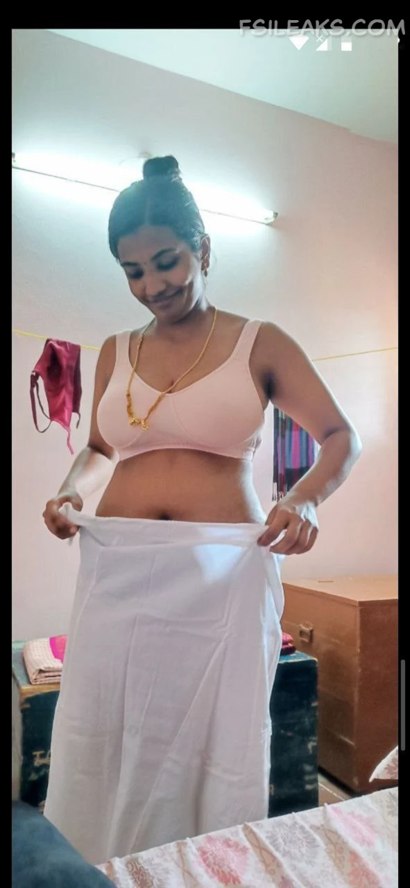 Tamil Horny Wife Nude Show Photos - 7