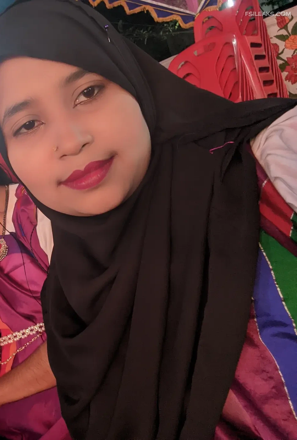 Bangladeshi Hijabi Bhabhi Nude Show Photos - 1