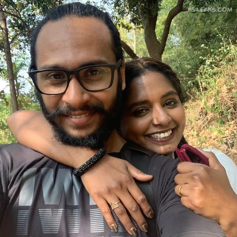 Beautiful Bedroom Couple Nude Show Photos - 4 Beautiful Bedroom Couple Nude Show Photos - 3