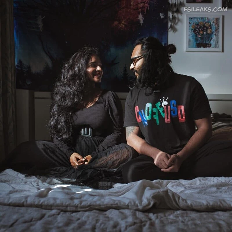 Beautiful Bedroom Couple Nude Show Photos - 8 Beautiful Bedroom Couple Nude Show Photos - 7