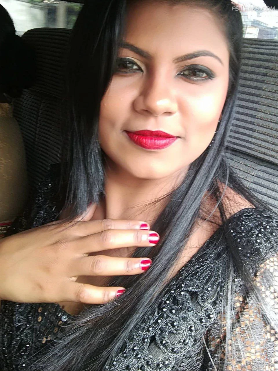 Beautiful Milf Boob Nude Show Photos - 11