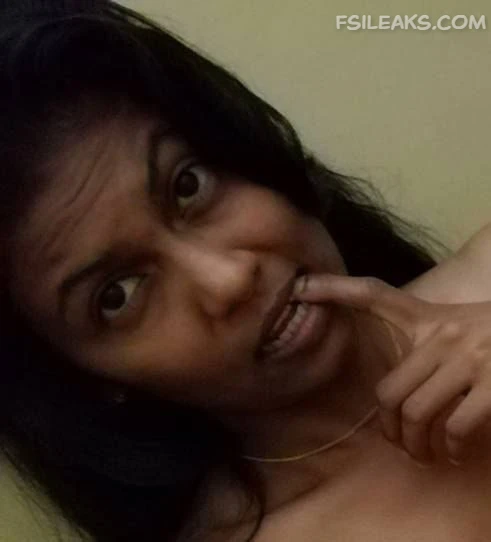 Beautiful Milf Boob Nude Show Photos - 15