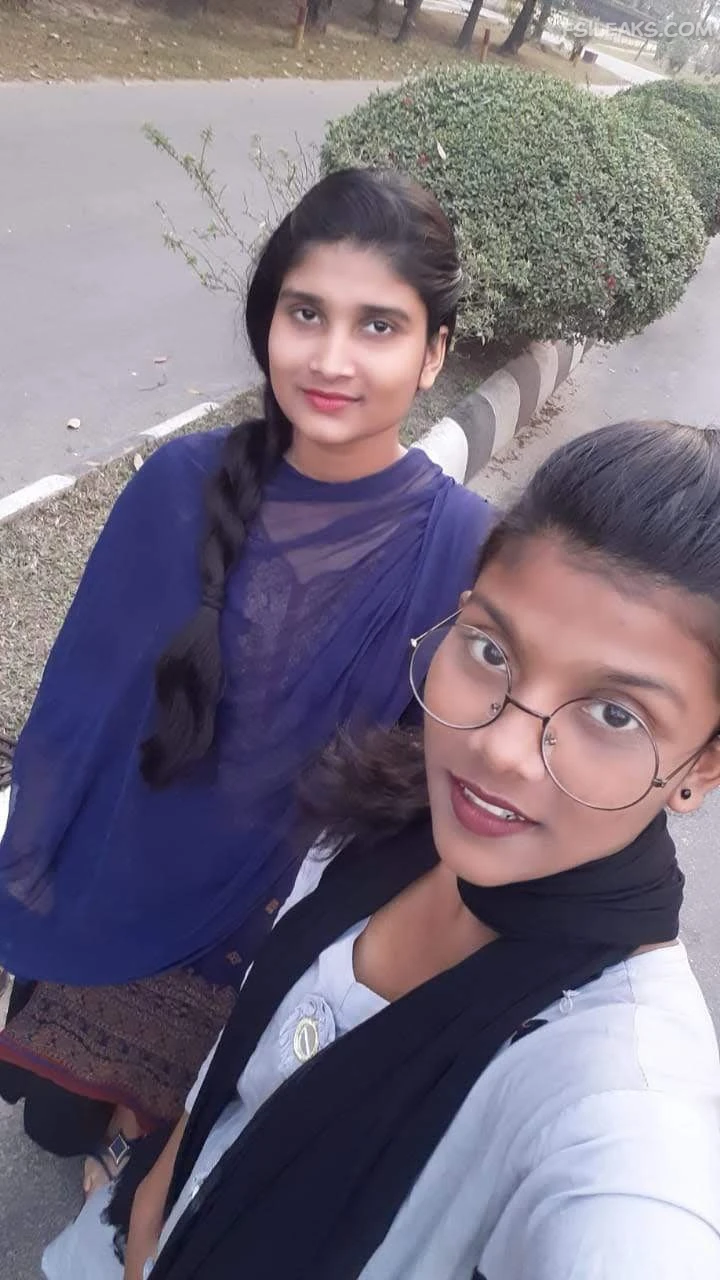 Beautiful Slim Girl Nude Show Photos - 27