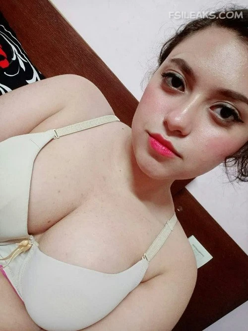 Desi Horny Girlfriend Nude Show Photos - 13