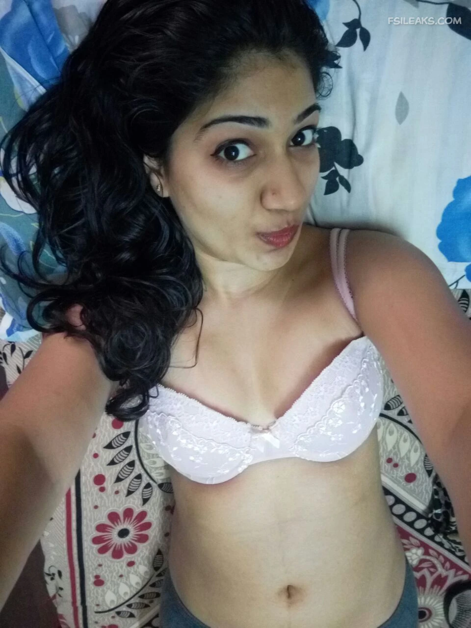 Famous Saily Cock Sucking Nude Show Photos Part 2 - 15