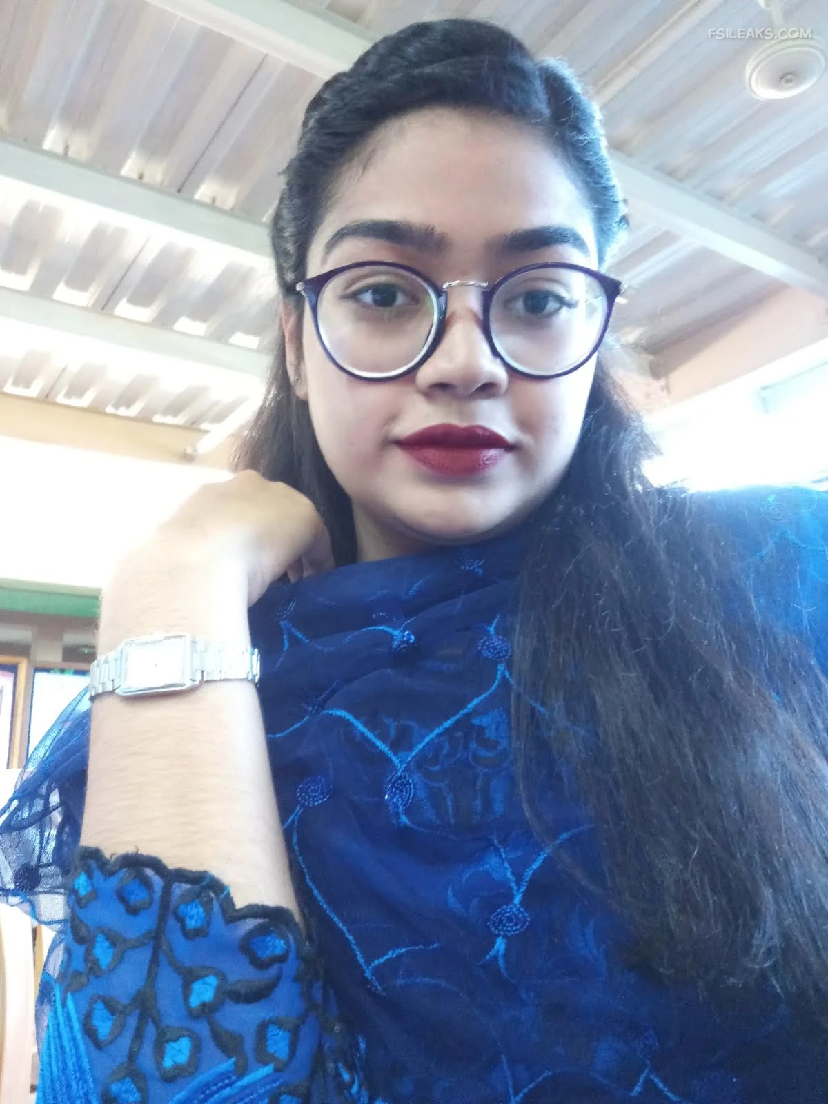 Horny Girl Showing Wet Pussy Nude Show Photos - 7