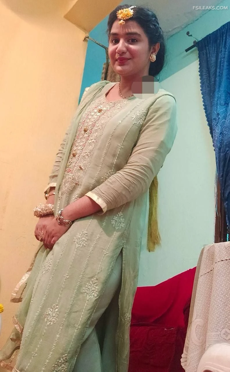 Mallu Beautiful Wife Nude Show Photos - 5