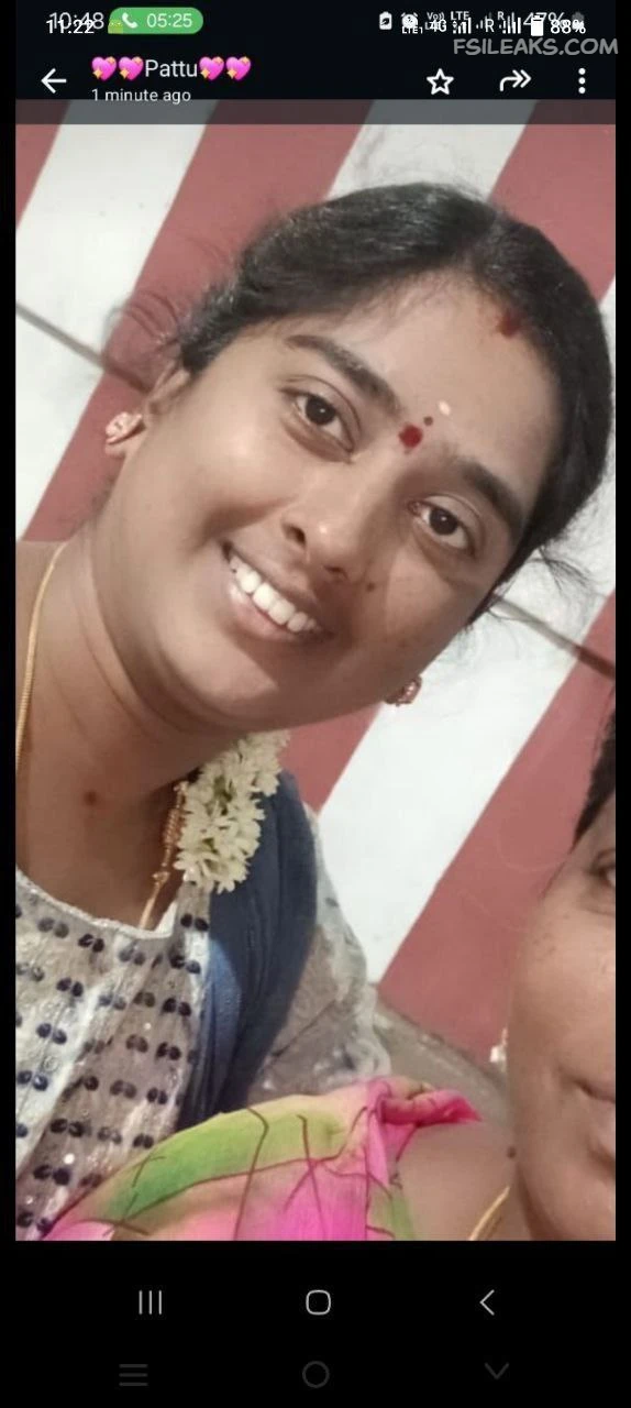 Married Tamil Bhabhi Nude Show Photos - 11