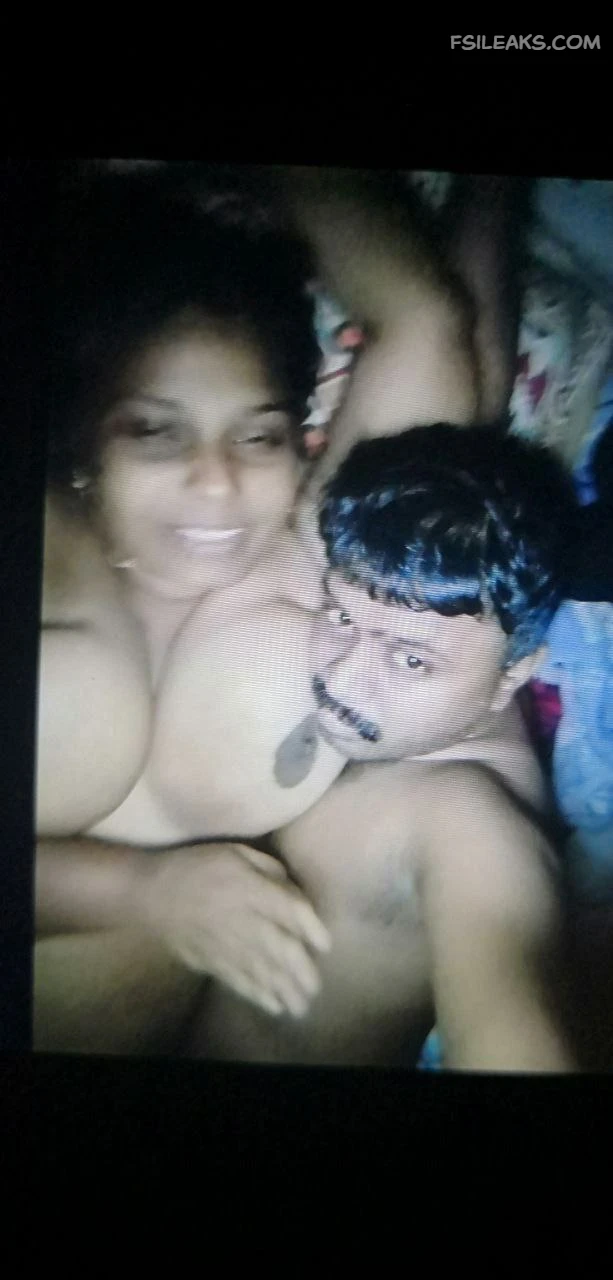 Married Tamil Couple Nude Show Photos - 11