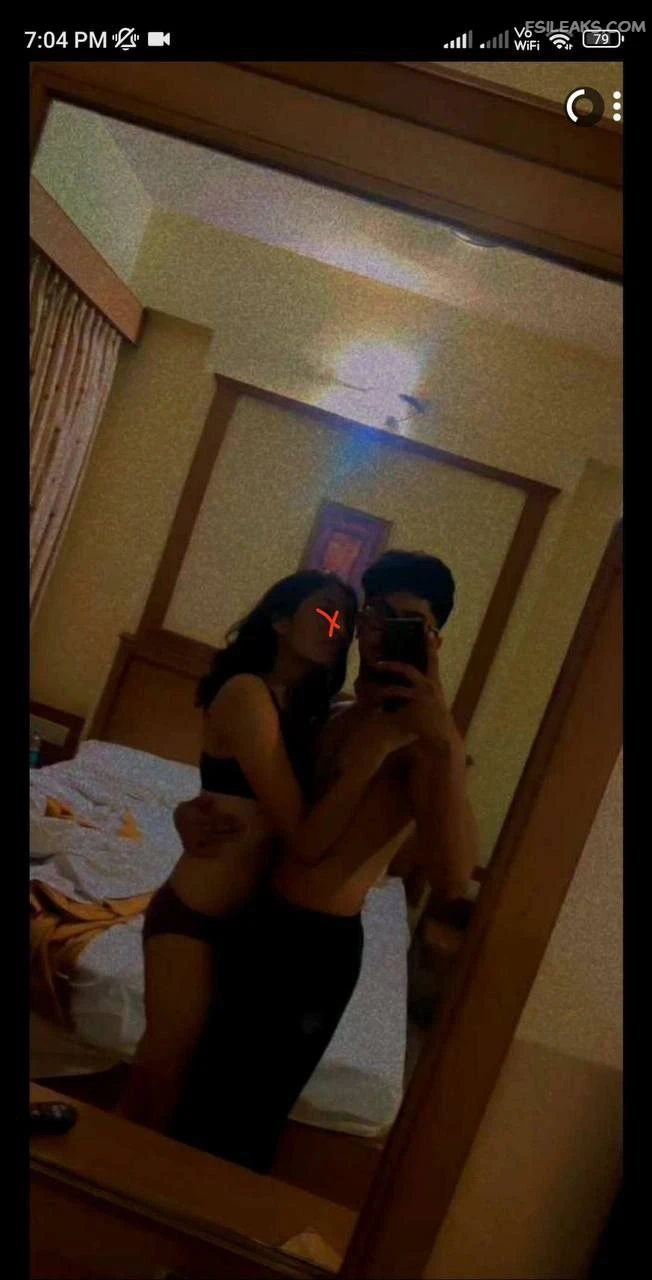 Slim Sexy Girl Friend Nude Show Photos - 11