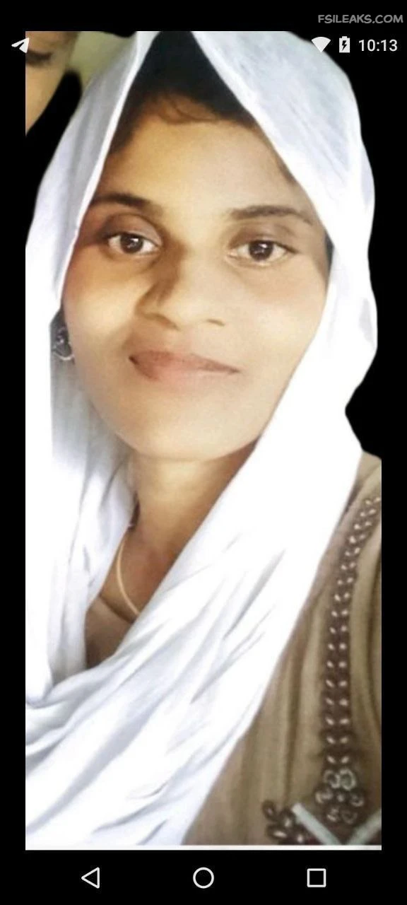 Slim Village Tamil Wife Nude Show Photos - 7