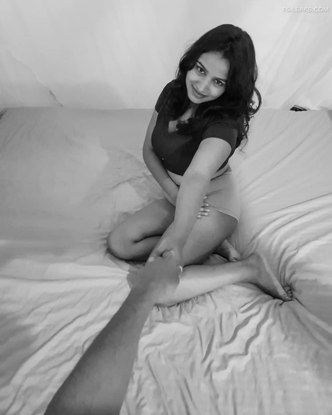 Sri Lankan Cute Girl Showing Body Nude Show Photos Part 1 - 59