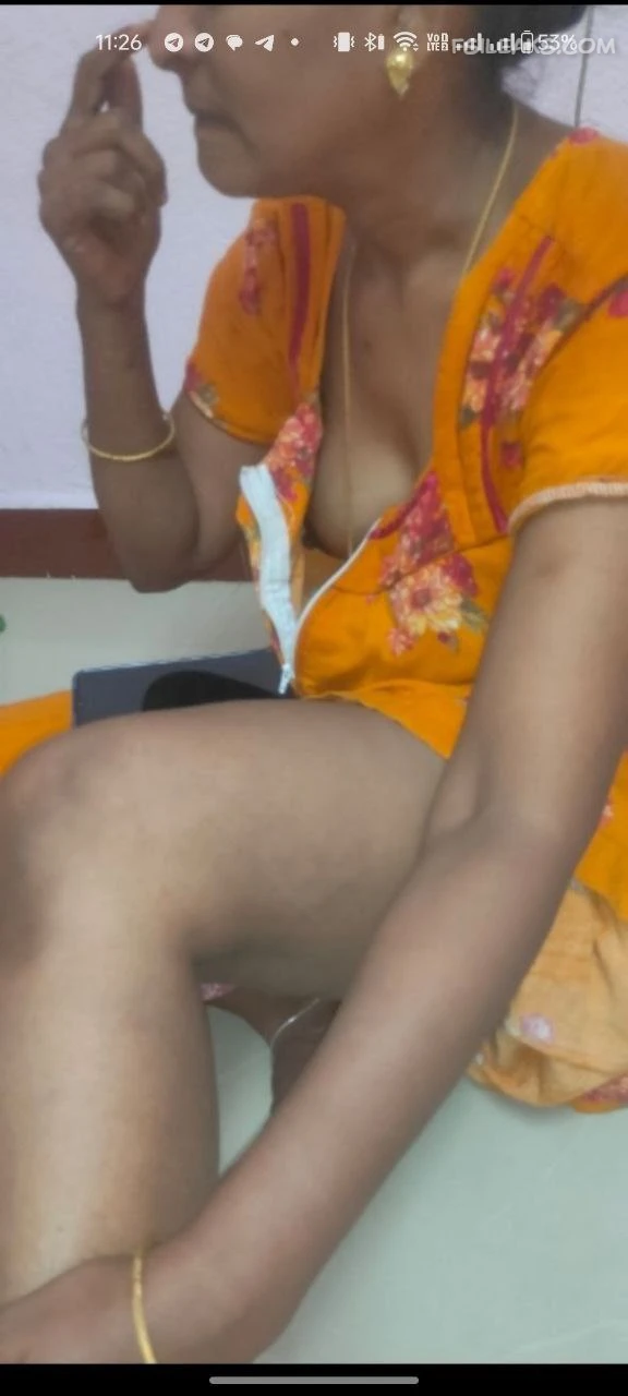Tamil Wife's Secretly Captured Nude Photos - 10 Tamil Wife's Secretly Captured Nude Photos - 9