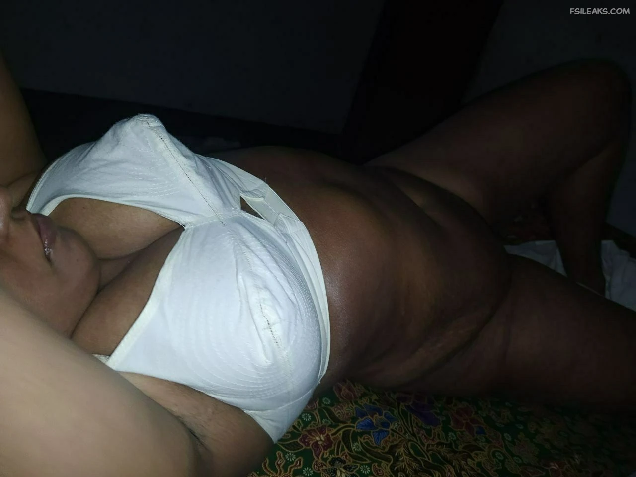 Tanker Cheater Bhabhi Nude Show Photos - 14 Tanker Cheater Bhabhi Nude Show Photos - 13